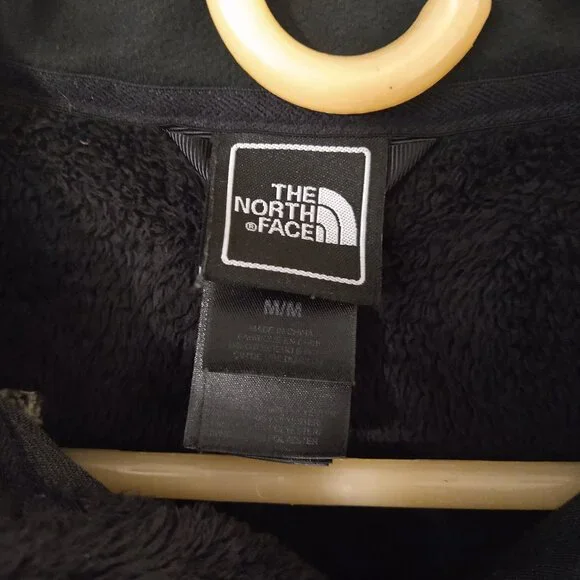 Woman's The North Face Black Furry Jacket - Picture 3 of 7